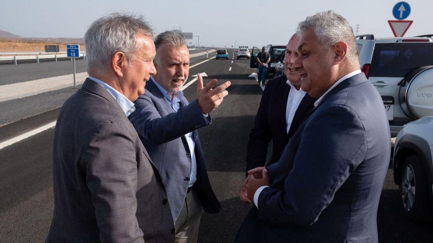 De izquierda a derecha, Sebastían Franquis, Ángel Víctor Torres, Sergio Lloret y Juan Jiménez, ayer. | | CARLOS DE SAÁ / EFE