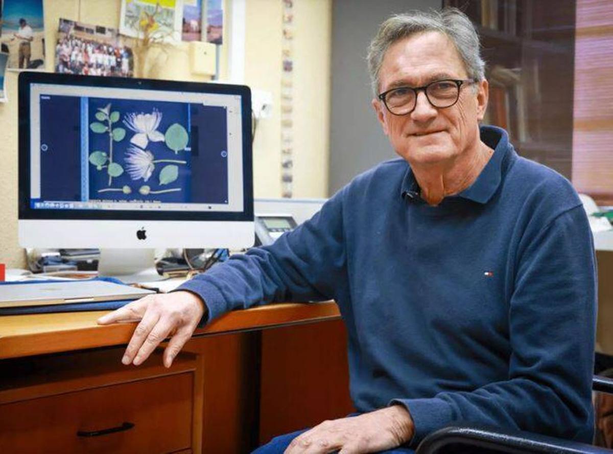 Biologie-Professor Joan Rita rief das digitale Herbarium vor 25 Jahren ins Leben.