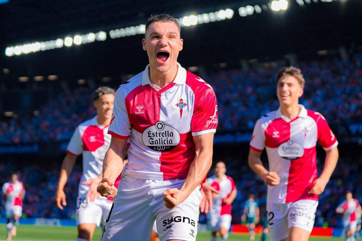 Jutglá celebra un gol ante el Alavés.