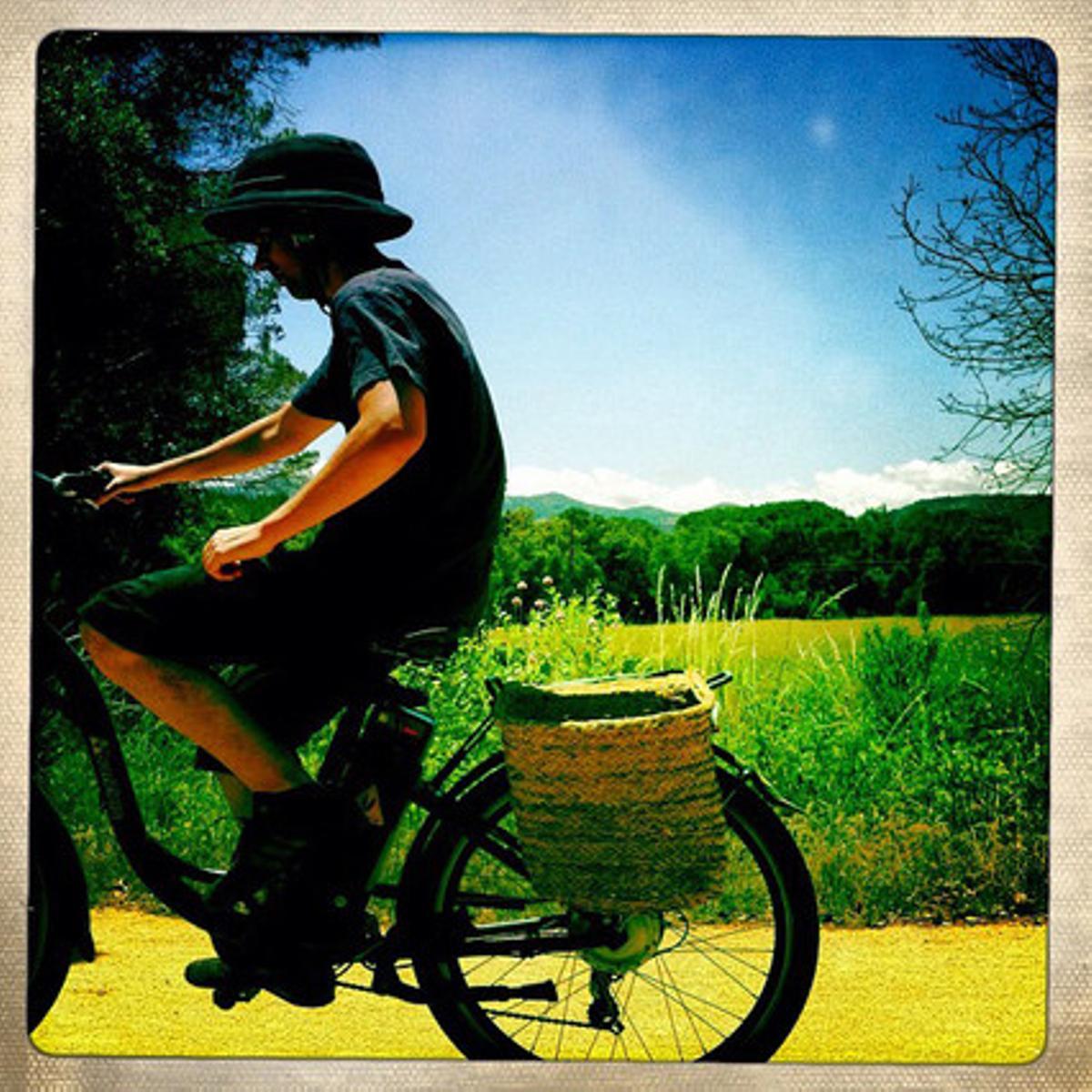 En bici de Cassà de la Selva a s’Agaró, de Philippe González, que té compte a Instagram des del novembre del 2010 i té 82.000 seguidors.