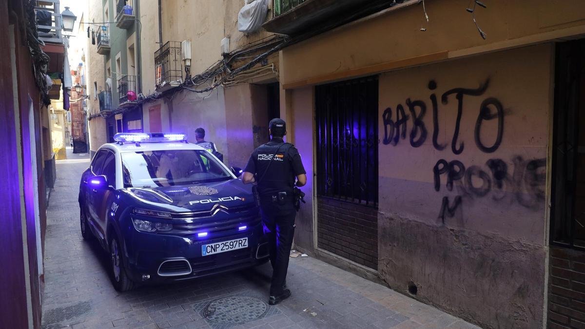 Imagen de archivo de una intervención policial en la calle Cerezo, en el barrio zaragozano del Gancho.