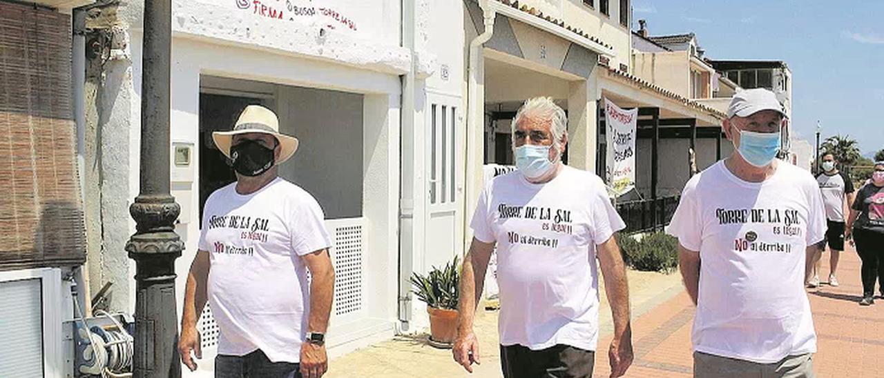 Imagen de archivo de medidas de protesta de vecinos del poblado de Torre la Sal para evitar el derribo de sus viviendas.