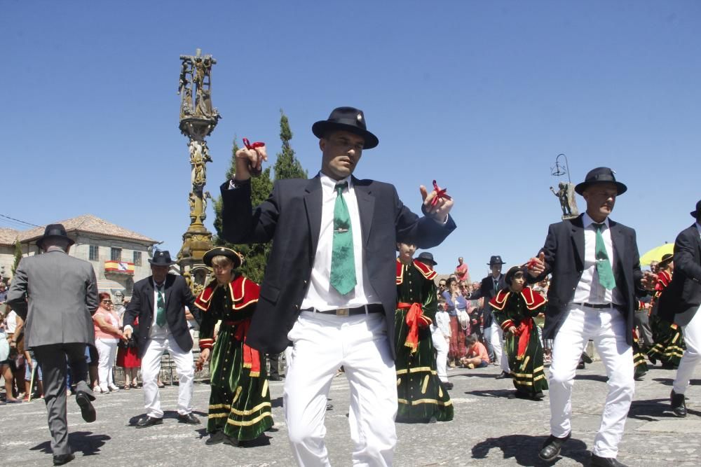 O Hío baila para rendir culto a San Roque