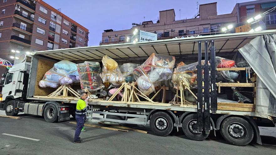 Fallas 2024 | L&#039;Antiga inaugura la &quot;plantà&quot; de la Sección Especial