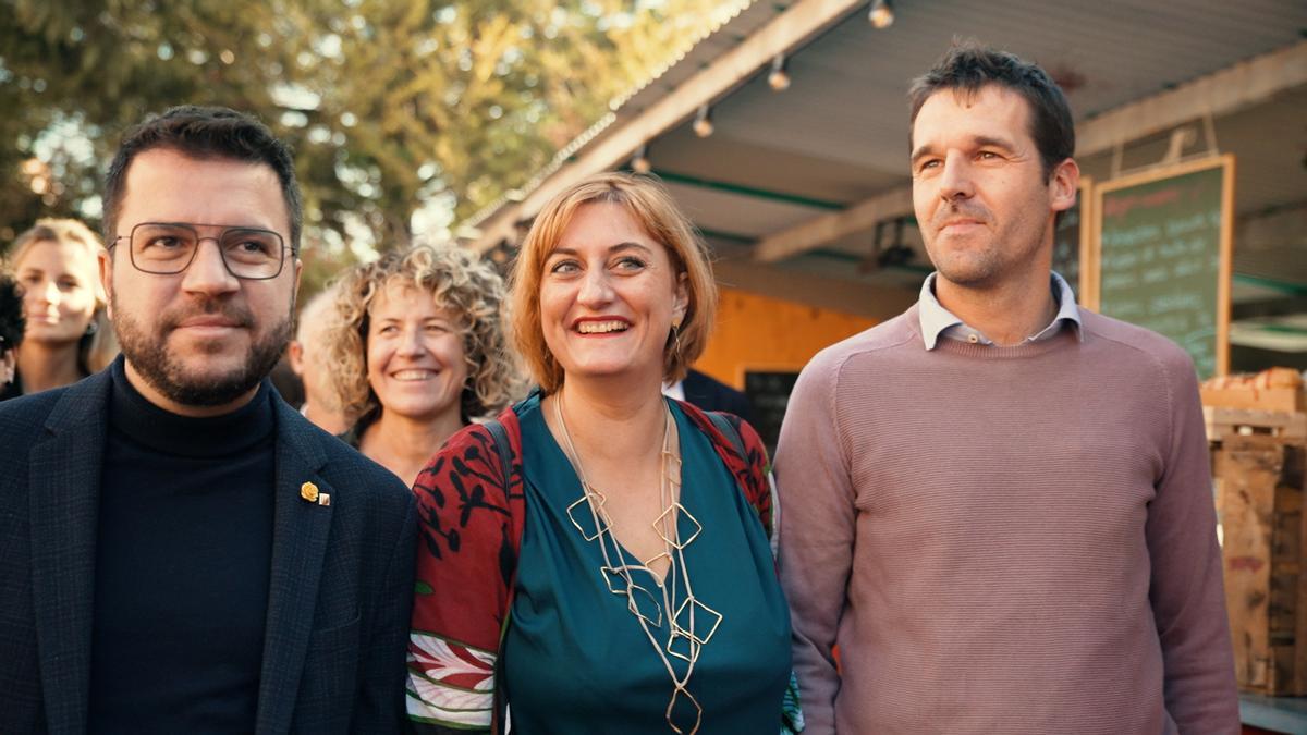 El líders republicans a Igualada, Alba Vergés i Enric Conill, amb el president de la Generalitat, Pere Aragonès