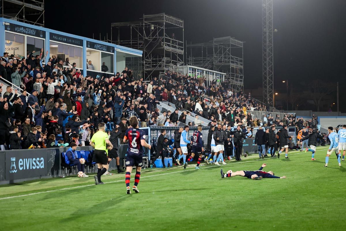 Galería: Las imágenes del partido de la UD contra el Yeclano