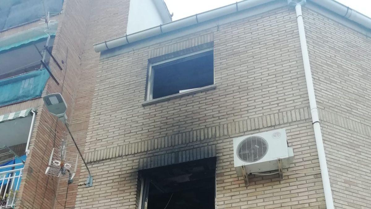 Imagen de la vivienda de Jaraíz de la Vera, calcinada por las llamas.