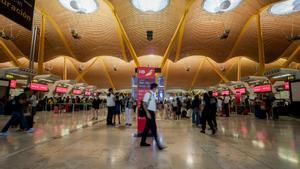 Retards a l’aeroport de Barajas per la presència de drons a la zona