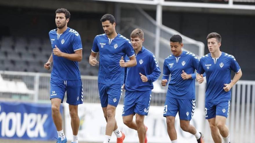 Guille Vázquez se lesiona en la rodilla y es baja para Almoradí