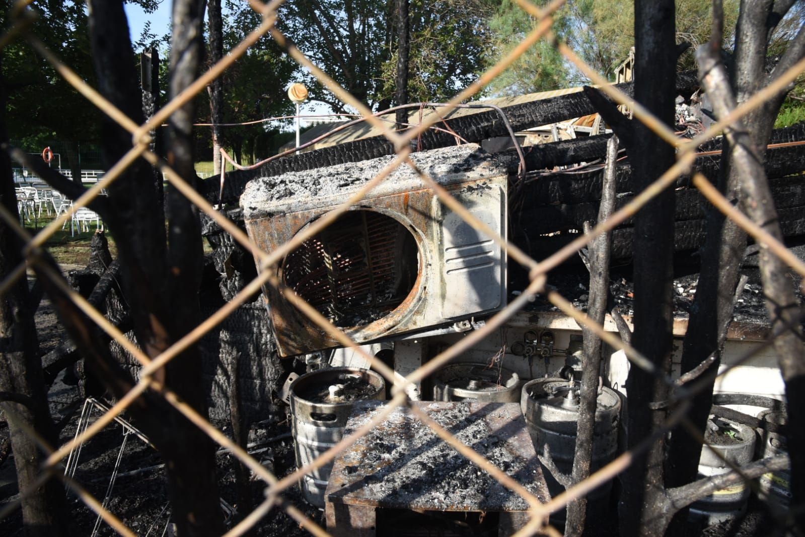 Incendio en las piscinas de San Lamberto