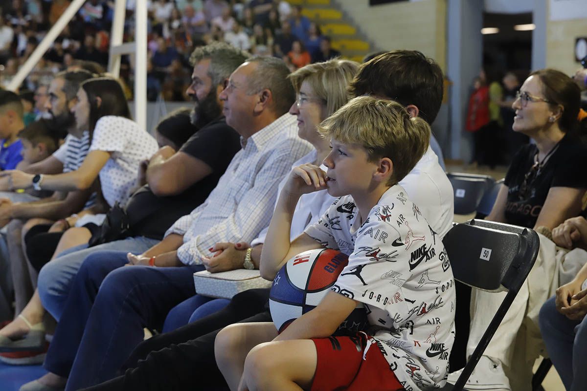 Los Harlem Globetrotters y su espectáculo de baloncesto en Córdoba, en imágenes