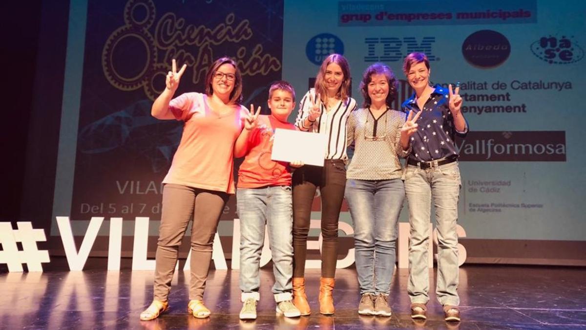 Entrega del Premio Especial a la Escuela Àngela Roca y el INS Torre Roja el pasado fin de semana en Viladecans