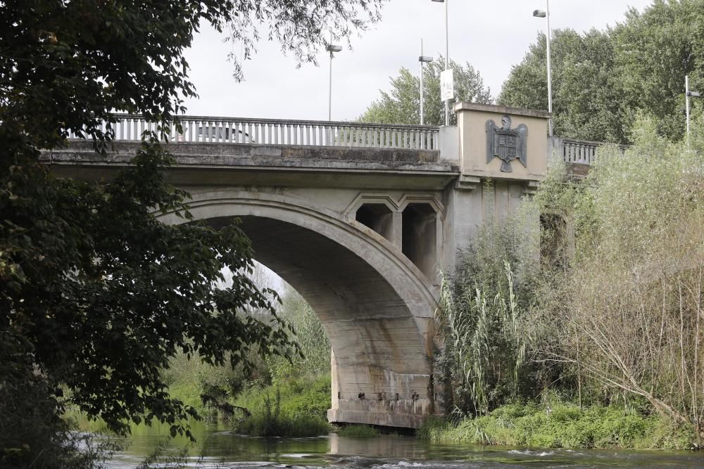 Retiren les àligues franquistes del pont de l'Aigua