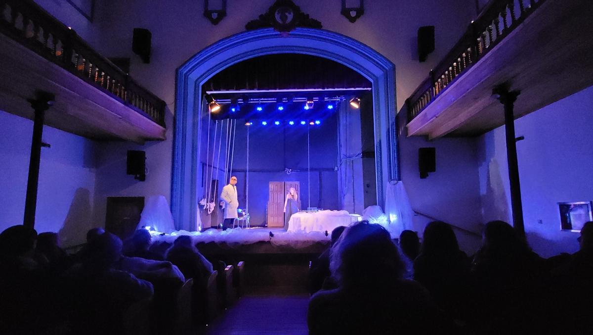 Una pasada actuación teatral en el teatro Toreno.