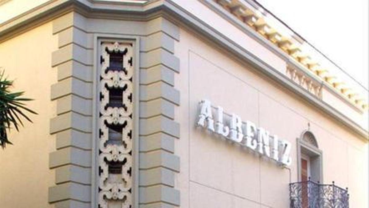 Imagen de archivo de la fachada del Cine Albéniz