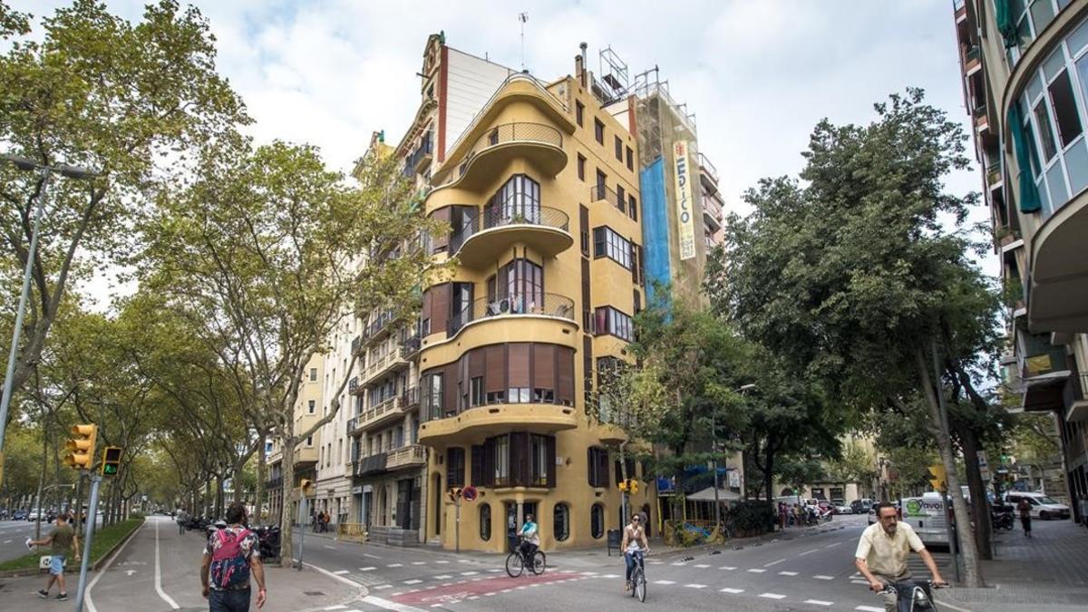 Vista de la casa Planells, la obra maestra de Josep Maria Jujol en Barcelona y la obra que sedujo a Malkovich.