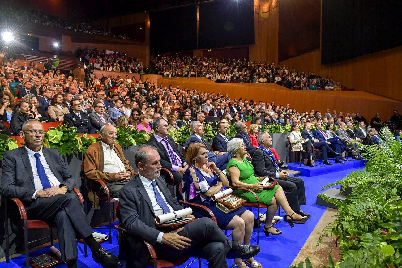 Entrega de Honores y Distinciones del Cabildo de Gran Canaria en su 110 aniversario