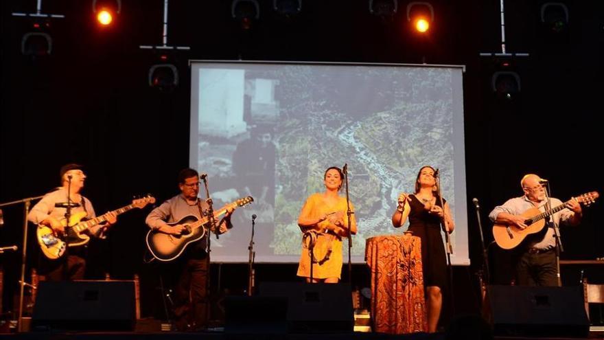 Madrigal de la Vera solicita la Medalla de Extremadura para Manantial Folk