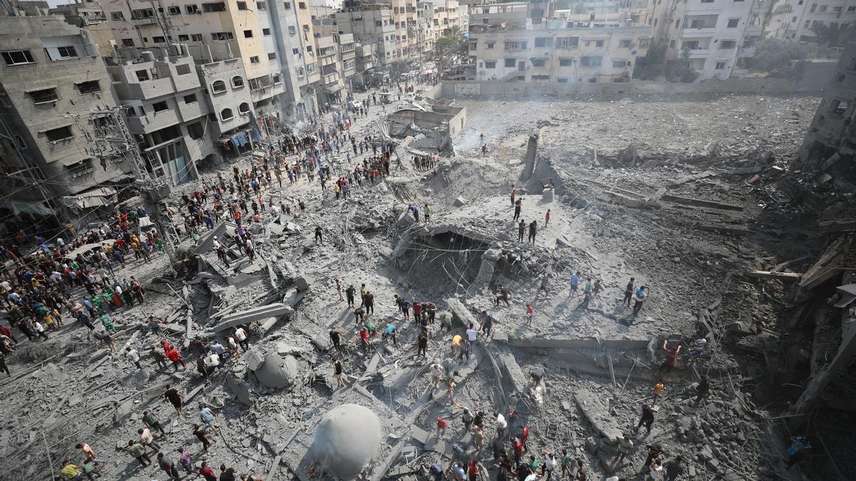 Imatge aèria de la gran destrucció provocada per un bombardeig d'Israel a Gaza