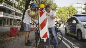 Inauguración pirata del carril bici de Via Augusta, el 19 de julio. Los mismos que pedalearon ese día volverán a hacerlo el sábado