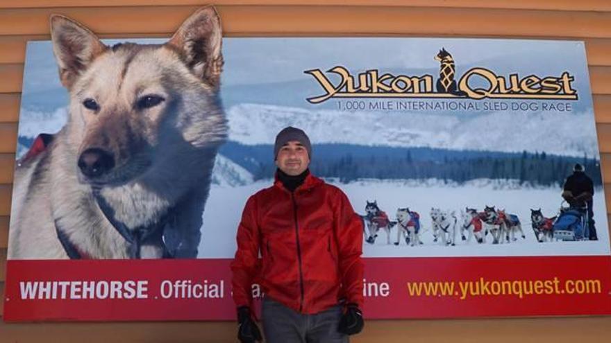 El deportista alicantino Joaquín Candel el día previo a la salida de la carrera 6633 Artic Ultra en el desierto del Círculo Polar.