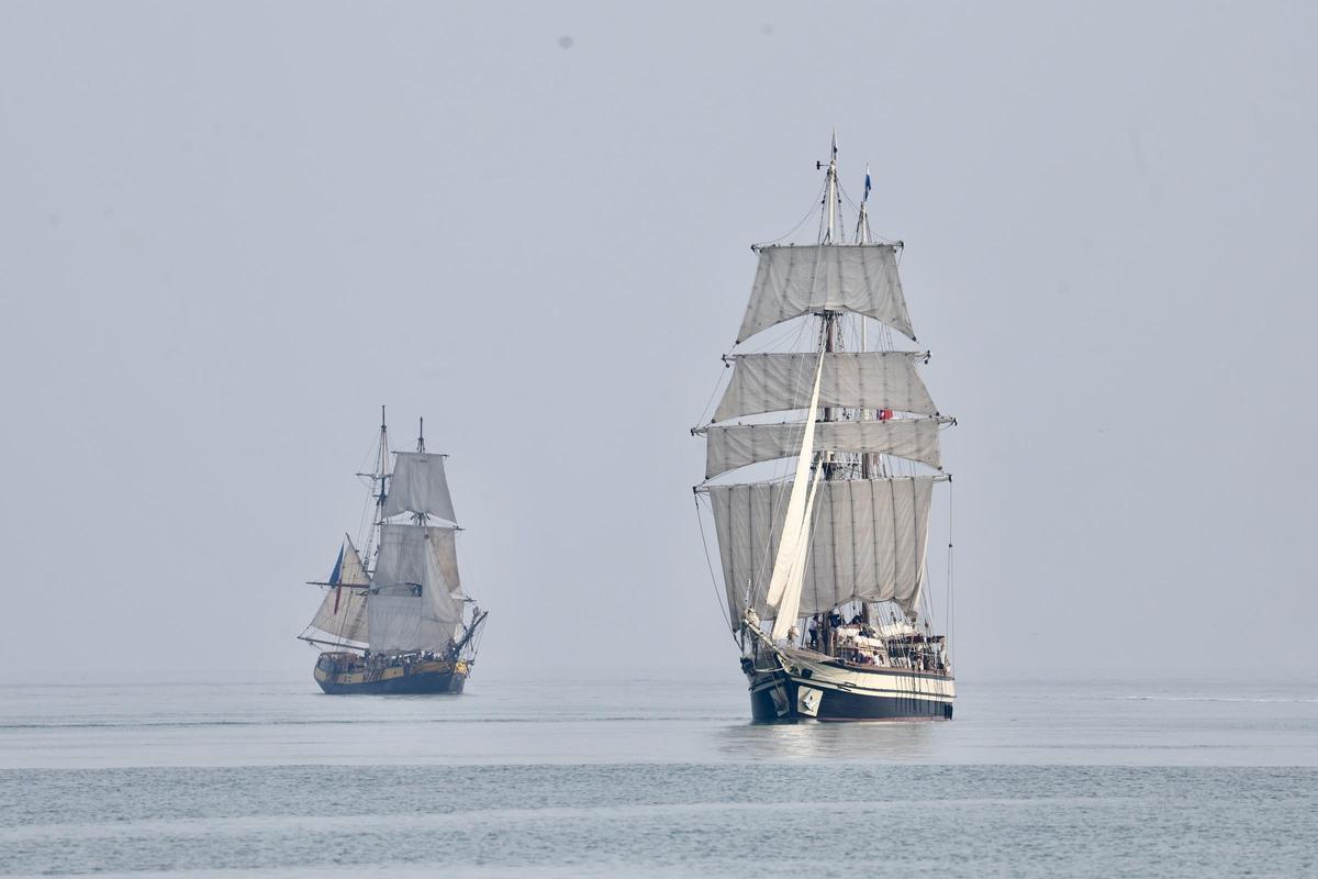 Así ha sido la llegada de los barcos de Escala a Castelló al Grau