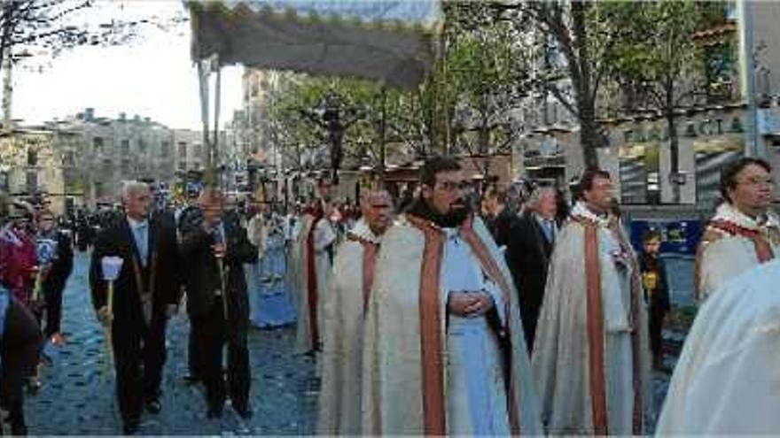 El Sant Crist en la processó que es va fer ahir a la tarda a Igualada