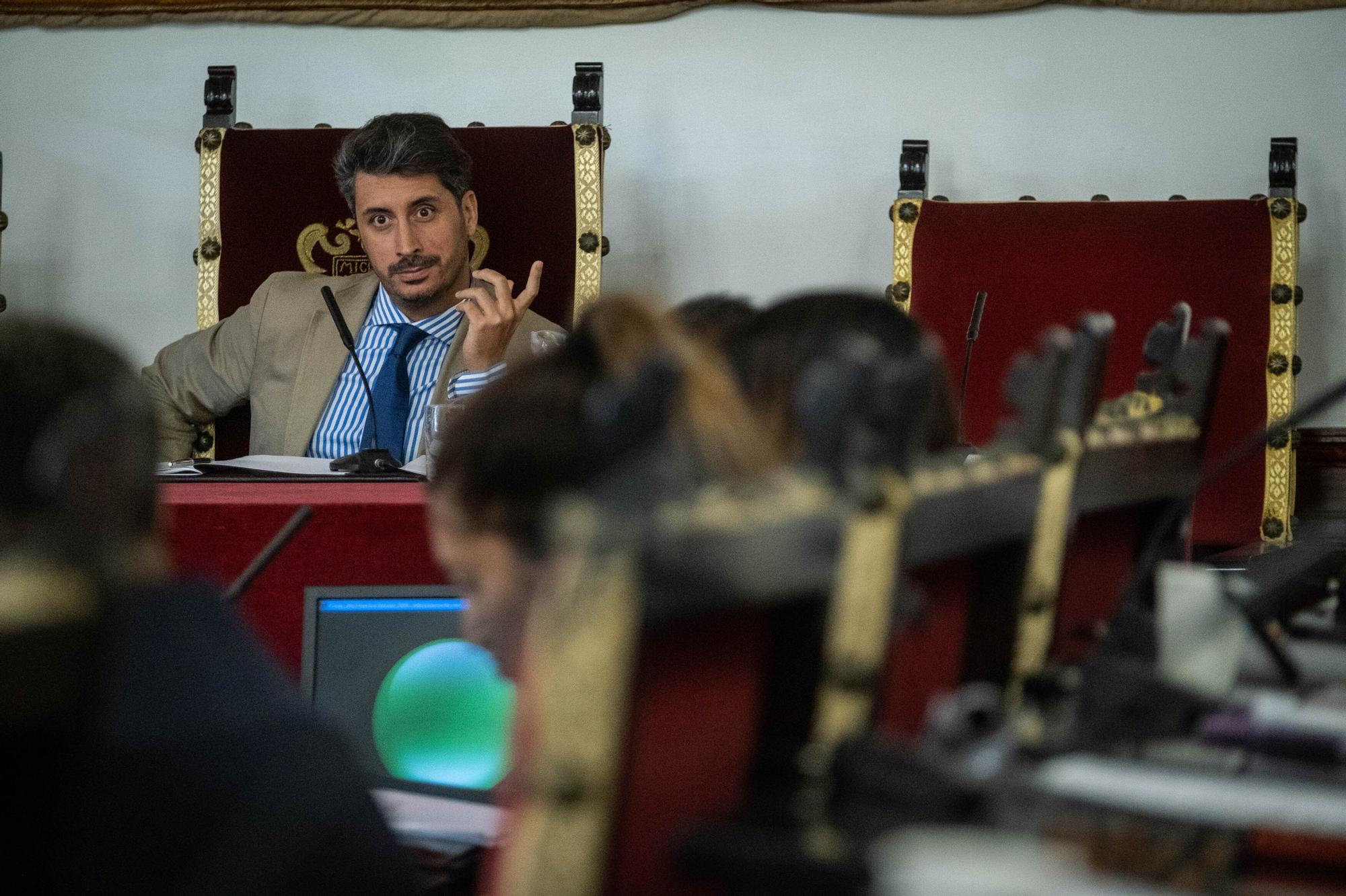 Pleno extraordinario en el Ayuntamiento de La Laguna (9/11/22)