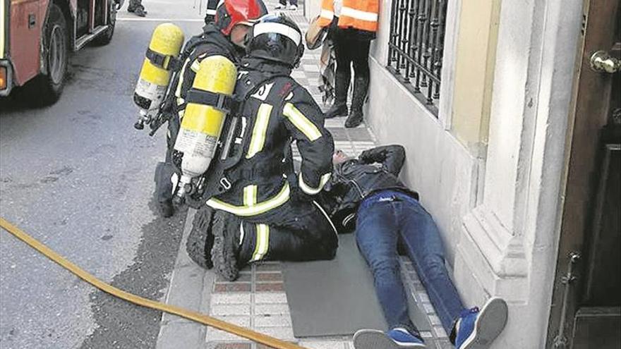 Simulacro de incendio en el Centro Municipal de Servicios Sociales