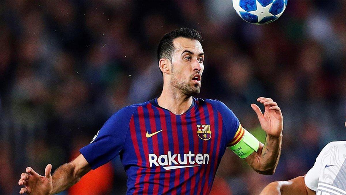 Sergio Busquets sigue siendo el faro del centro del campo del Barça. A pesar de que no empezó la temporada a un buen nivel, en los últimos partidos está recuperando su mejor versión Sergio Busquets sigue siendo el faro del centro del campo del Barça. A pesar de que no empezó la temporada a un buen nivel, en los últimos partidos está recuperando su mejor versión