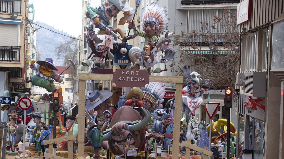 Así son los monumentos que han plantado este año las 19 comisiones de Xàtiva