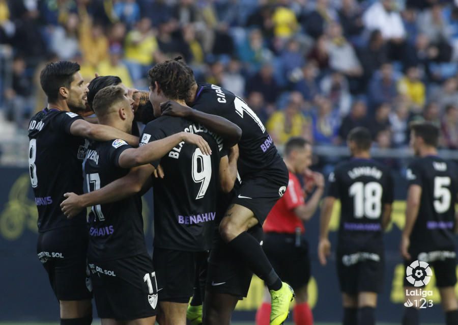 N'Diaye, en un buen contragolpe malaguista adelantó a los de Víctor Sánchez del Amo en la primera mitad y Ager Aketxe, en un gran lanzamiento de falta, igualaría el encuentro mediada la primera parte.