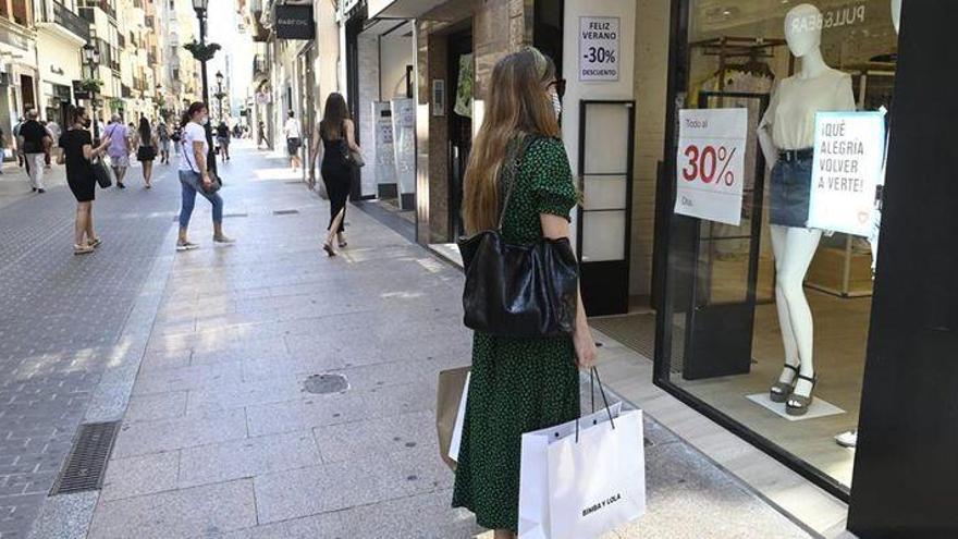 El pequeño comercio de Castelló, dividido con las rebajas