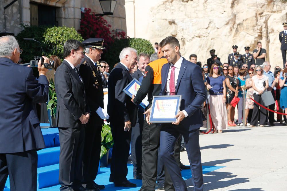 Un momento del acto de la Policía en el Castillo de Santa Bárbara.