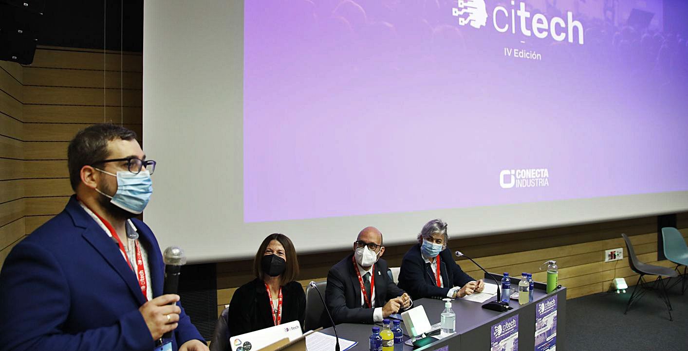 Por la izquierda, Carlos Vega, Ángela Santianes, Iván Aitor del Amo y Ana González, durante la inauguración de Citech. | Marcos León