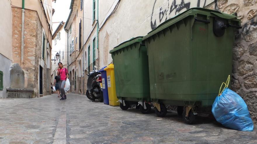 Basura abandonada a plena luz del día