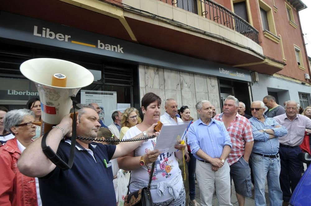 Protesta de vecinos en Figaredo