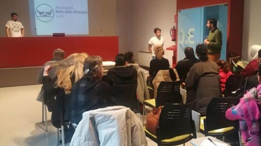 El taller sobre hàbits saludables per als usuaris del banc d&#039;aliments