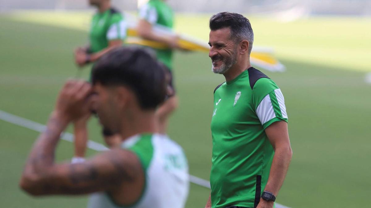 Iván Ania, técnico del Córdoba CF, durante un entrenamiento.