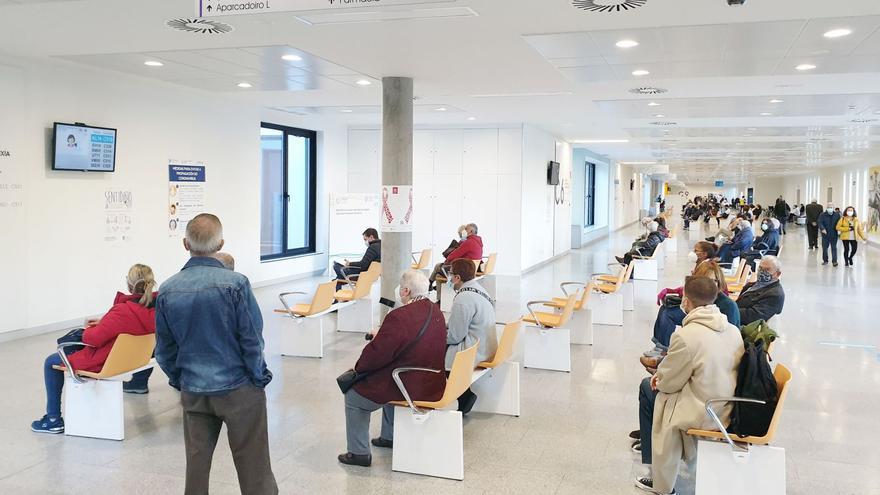 Vista del área de consultas externas del Hospital Álvaro Cunqueiro, en Vigo. |   // MARTA G. BREA