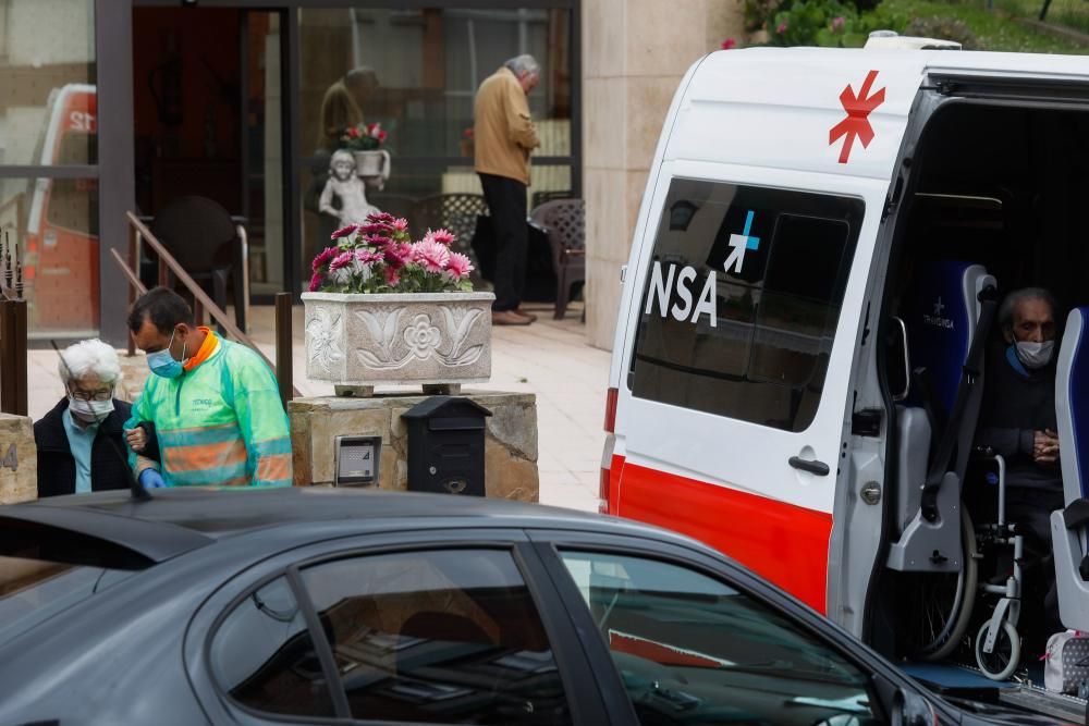 Evacuación de 20 ancianos de Candás por el covid