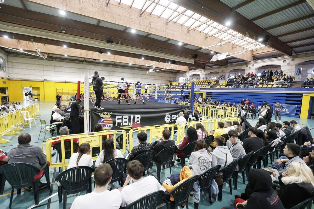 El Germans Escalas reunió a 30 boxeadoras en la primera edición del torneo ‘Queens of the Ring Baleares’