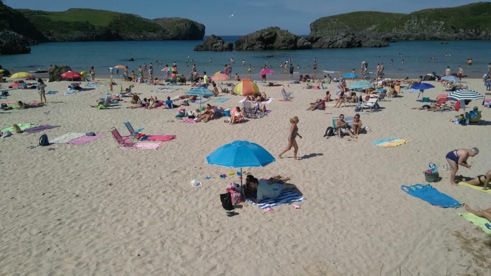 Sábado de playa en Asturias: parcelas de arenal