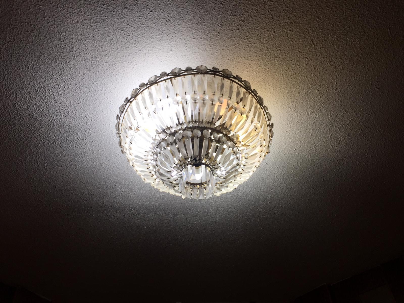 Las «rebajas» del Colegio de Abogados de Vigo: ponen a la venta muebles con historia