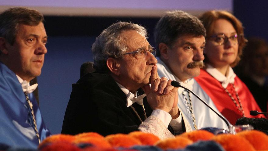 El rector de la UMA pedirá &quot;medidas urgentes&quot; para paliar la crisis del coronavirus