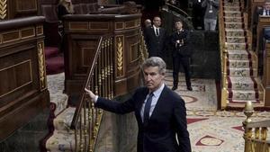 ¿Per què Feijóo posa en un compromís Felip VI?