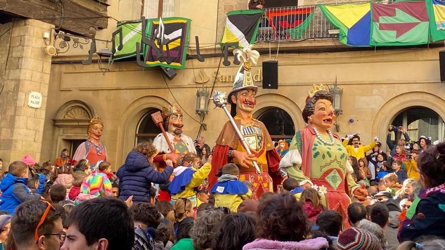 Els ballets del Carnaval solsoní han omplert de festa la ciutat