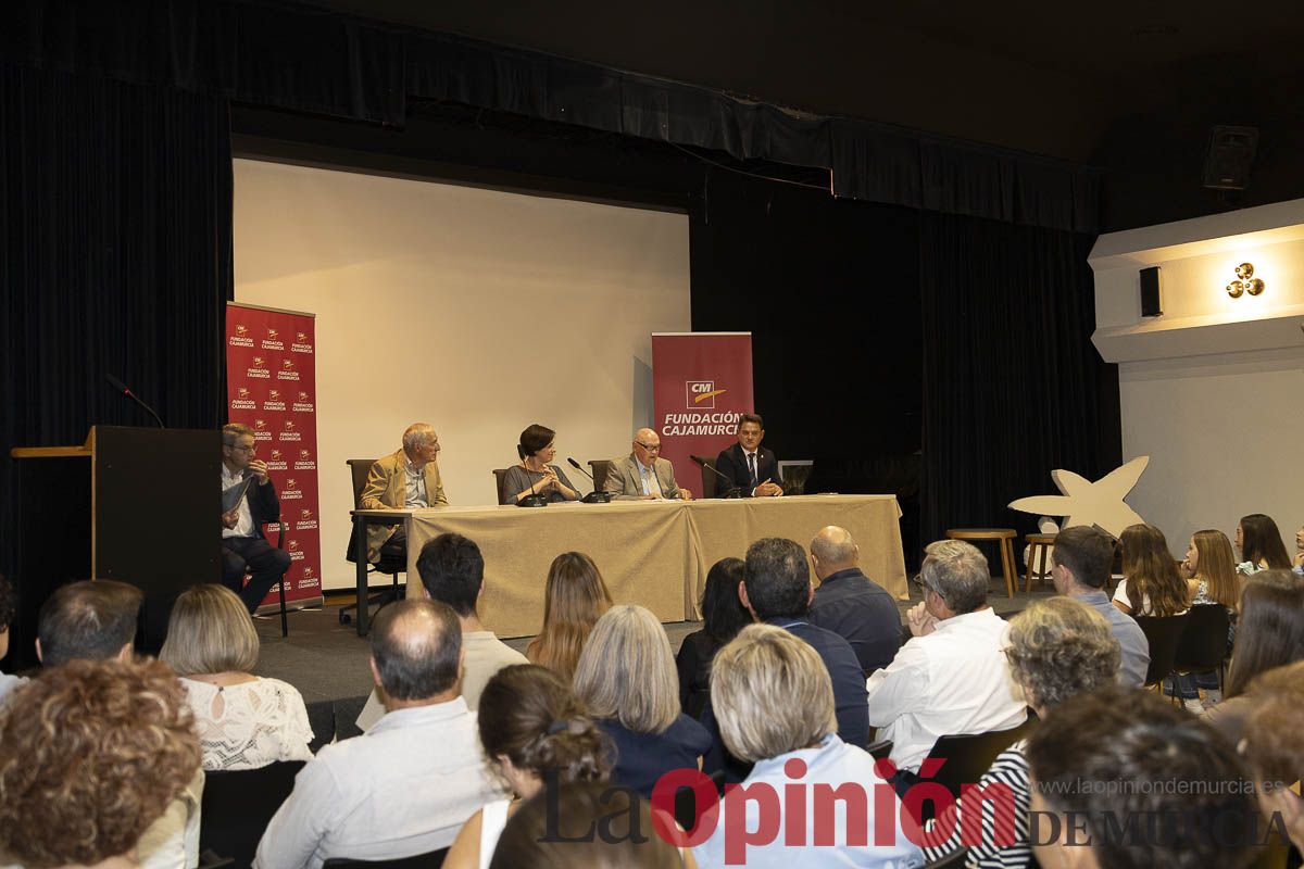 Entrega de los premios de la Fundación Robles Chillida a estudiantes caravaqueños