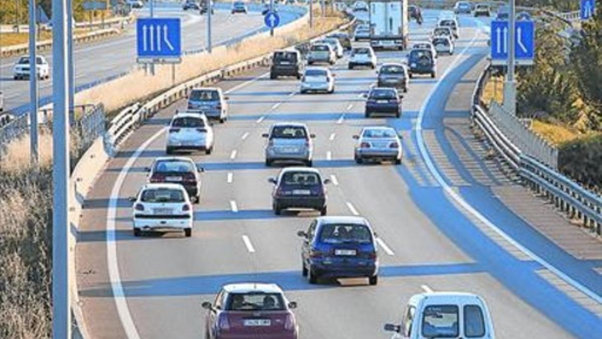 Tráfico en la autopista AP-7 a su paso por Granollers.