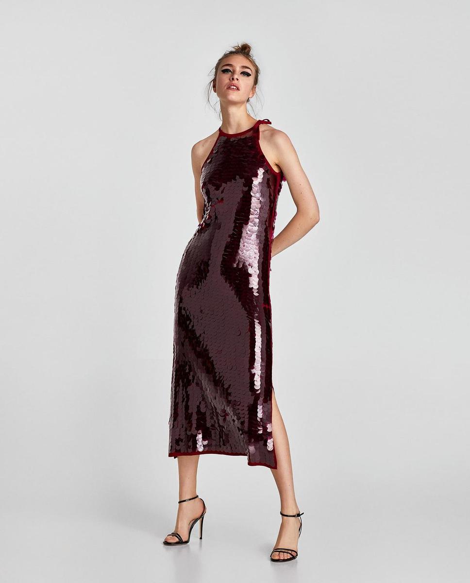 Vestido con cuello halter de lentejuelas